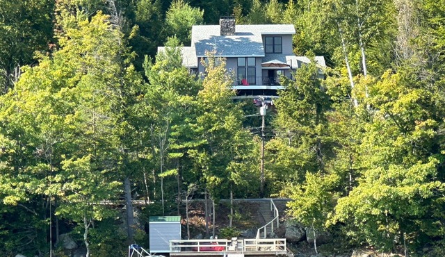 Newfound Lakefront Retreat – 4BR Huge Deck Private Dock and Water Toys!
