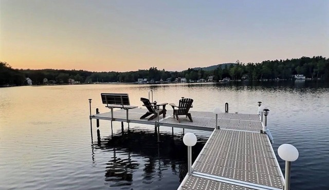 Newly Listed 5-bedroom Lakefront house minutes from Mount Sunapee