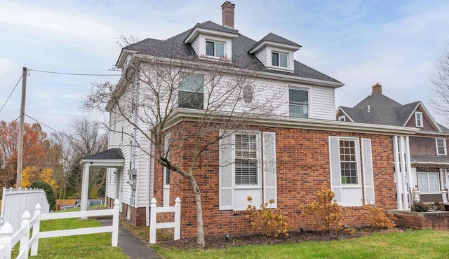 Newly Remodeled 2BR Private Apartment in North Canton