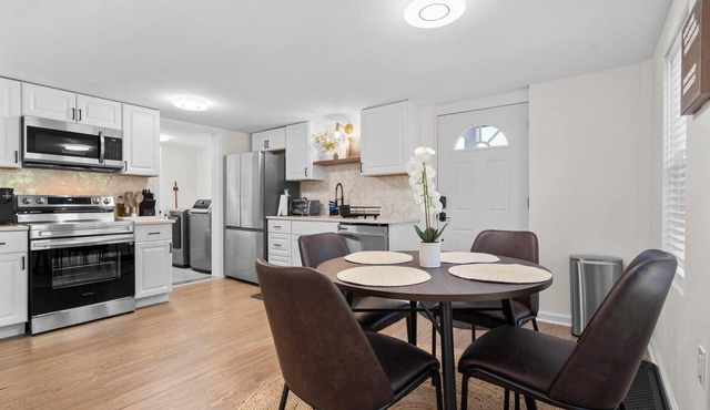 Newly Renovated 2 Bedroom in Heart of Tariffville