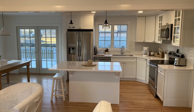 Newly Renovated in walking distance to two of Newport’s best beaches!