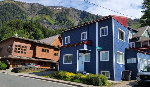 Newly renovated one bedroom apartment located in the heart of downtown Juneau