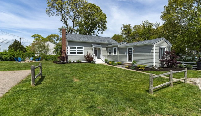NEWLY RENOVATED. WALK TO BEACH. FULLY EQUIPPED FOR BEACH. June rate discounted