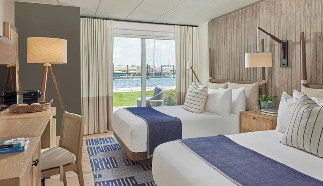Newport Harbor Gem: Unmatched Views, Scenic Walk to Downtown | 2 Waterview Room