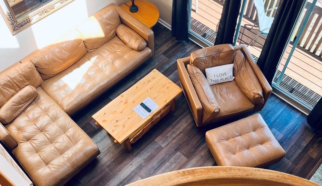 Nordic Village | The Valley Loft – Renovated 2BR w/Fireplace