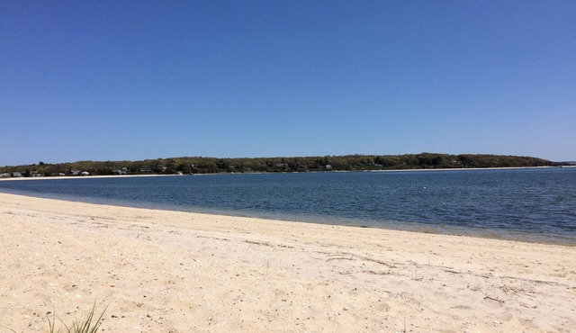 North Fork Wine Region—Walk to Beach