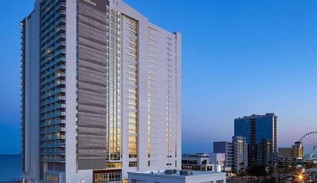 Ocean Enclave July 4th weekend. Beachfront hotel. Partial Ocean View 1 bedroom.