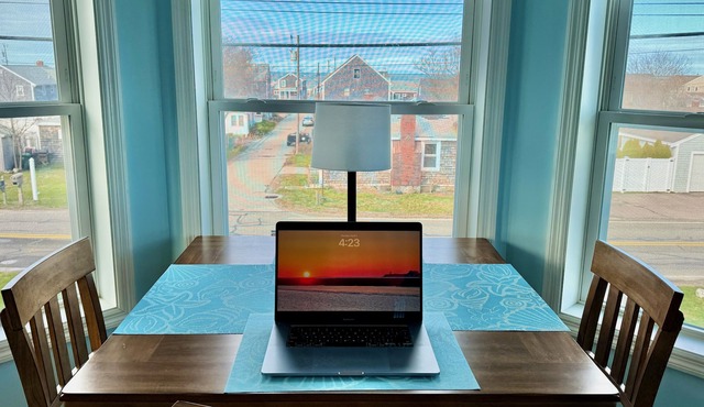 Ocean View Private Apartment. Sleeps 4. Vacation while working at home.