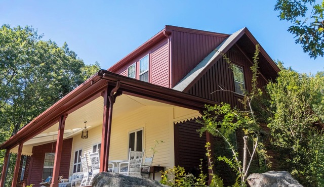 Oceanfront 6BR Cottage on Historic 40 acre estate in Manchester-by-the-Sea