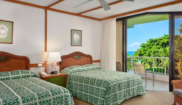 Oceanfront Luxury! 3 Fine Units, Near Waihee Coastal Dunes and Wetlands Preserve