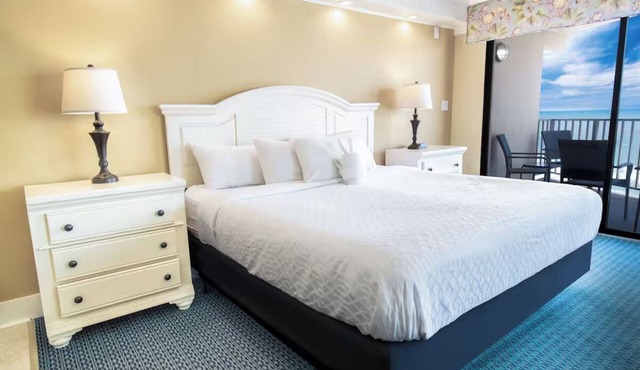 Oceanfront Stay w/Views Near Litchfield Beach & Nature Trails