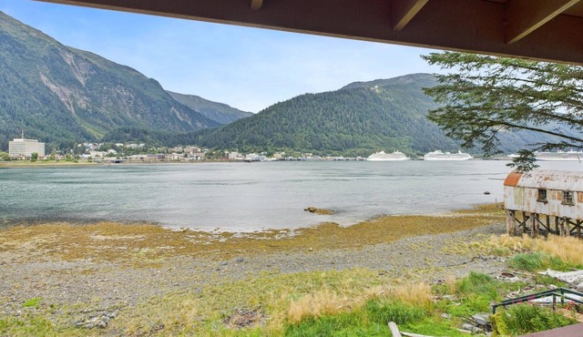 Oceanfront w/Incredible Views