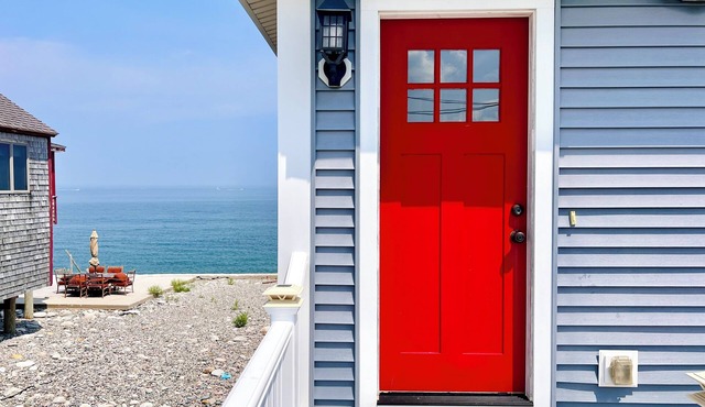 Oceanside - 4 Bedroom Family-Friendly Oceanfront Home