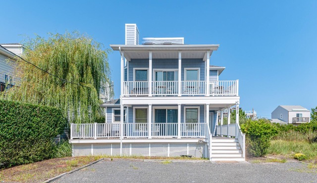 Oceanview home with a washer/dryer, spacious deck, central AC, fireplace