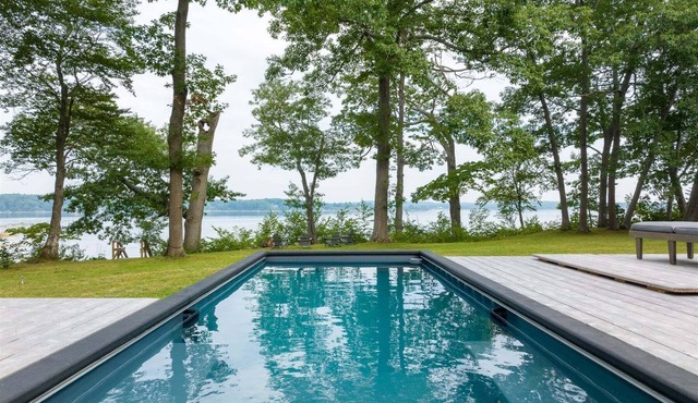 Oceanview Oasis: Modern Luxury Meets Seaside Serenity at This Exclusive Coastal Retreat