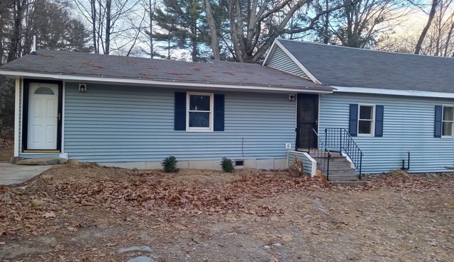Older house near parks, beach, fishing, boating, river rafting, and night life.