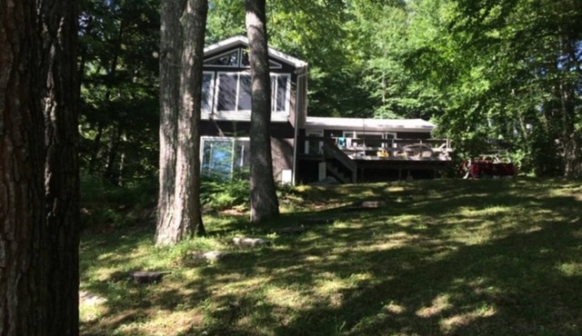 On Merrymeeting Lake - Cottage with Private Beach and Lakeside Deck