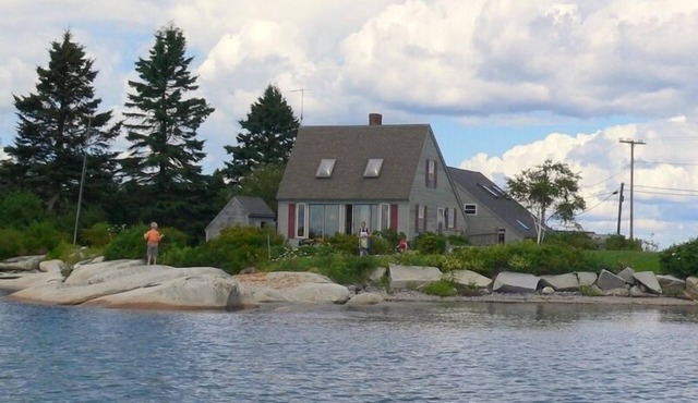 On Ocean, Great Sea Views, Well Equipped, Private, 3 BR