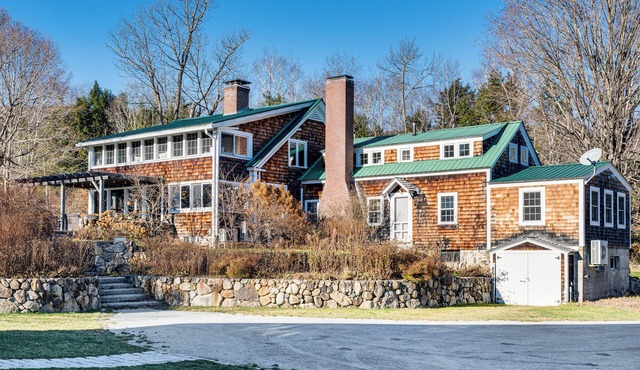 Outdoor Fireplace & Pool Table: Tamworth Home!