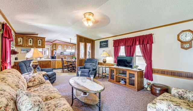 Paden City Home Near Ohio River!