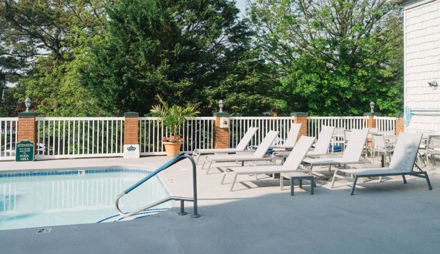 Palmer House King | Balcony & Garden Views
