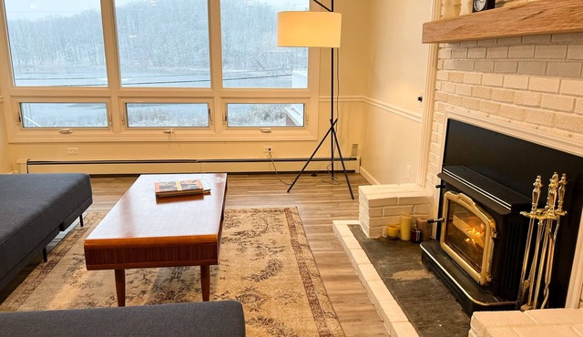 Panoramic Nature Views Hudson Valley Getaway