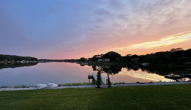 Panoramic Water Views, Plunge Pool, Hot Tub, Fire Pit & Walk to Beach