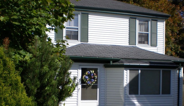 Park, Stay, and Stroll from Right in Downtown Bar Harbor!
