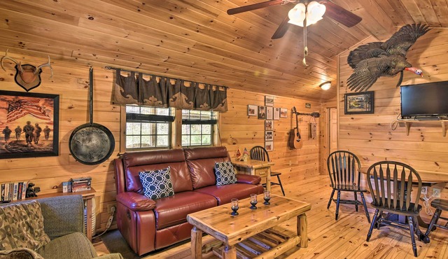Parsons ‘Semper Fi’ Cabin w/Fire Pit!
