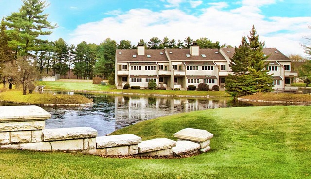 Peaceful 1BR Condo with Pond View