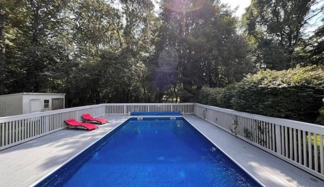 Peaceful 3 BR with a pool near the beach!