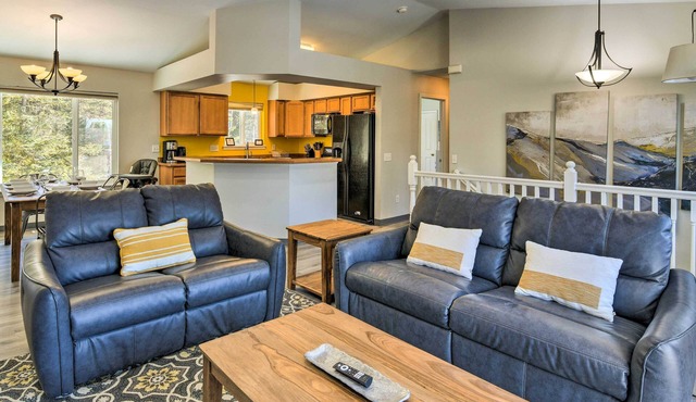 Peaceful Anchorage Getaway 12 Mi to Downtown!