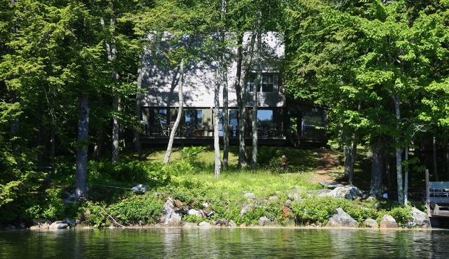 Peaceful and private camp on Hobbs Pond Maine