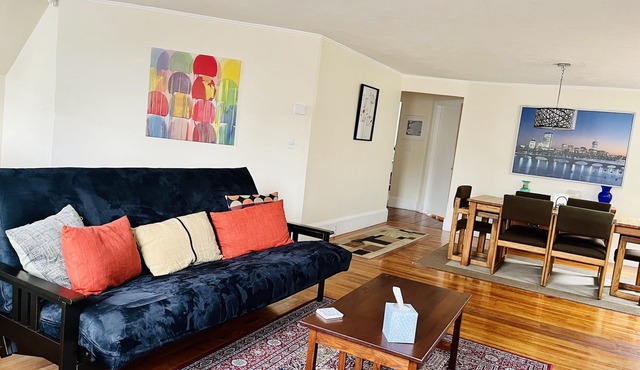 Peaceful, bright family home near Hospitals, Encore casino, T station.