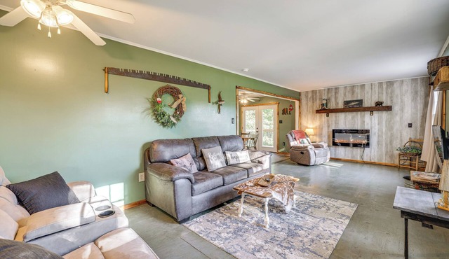 Peaceful Cassville Vacation Rental - Hike & Fish!