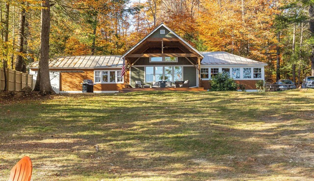Peaceful lake front home on beautiful Spofford Lake!