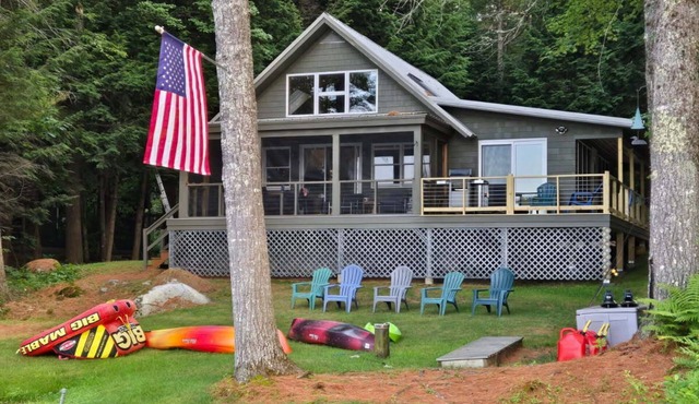 Peaceful Lakefront Cottage