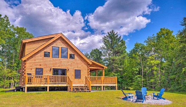 Peaceful North Haverhill Haven w/Wood Fire Pit