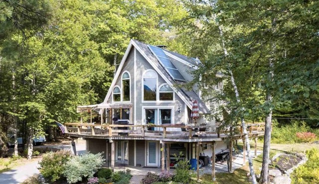 Perfect family retreat in the White Mts., Pool & Tennis Court, Dogs OK!