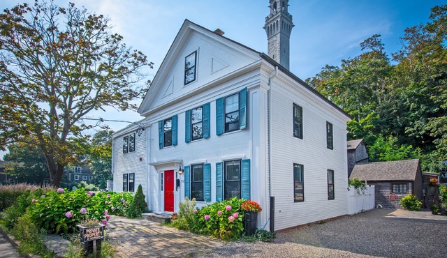 Perfect Location, Historic Town Ctr: Ground 4 Bed 3 Bath Condo