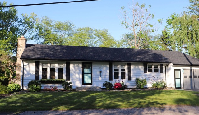 Perfect Maine Getaway – Walk to Downtown, Cozy for All - Flexible Cancellation.
