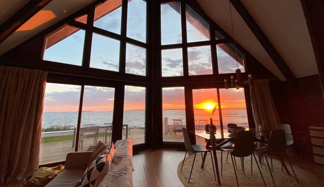 Perfect Smith Point Private Beachfront Getaway!
