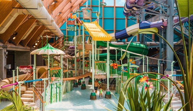 Perfect Waterpark Getaway! 3 Units w/Waterpark Access! Arcade & Playground!