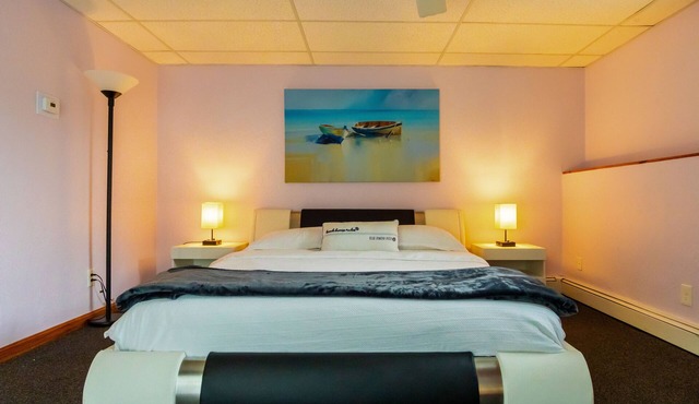 Perfectly Located & Comfy Suite - Summer Best !