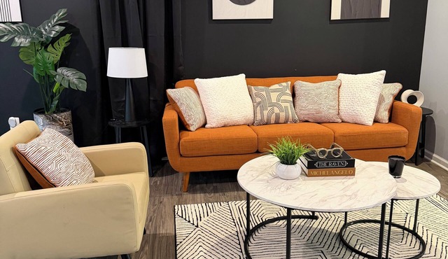 Pet-Friendly 3BR Townhome – 10 Min to BWI & Stadiums + Free Wi-Fi