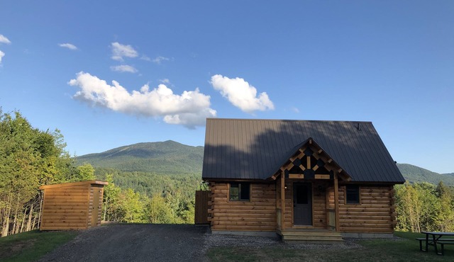 Pet Friendly cabin in East Burke - on the Kingdom Trails