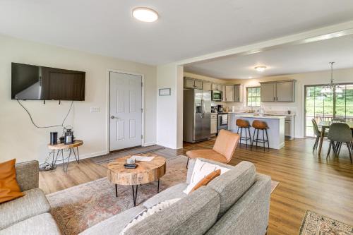 Pet-Friendly Lebanon House w/Lake Access!