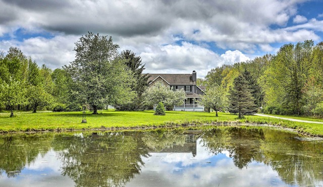 Pet-Friendly ‘Pond View Loft' w/Private Pool!