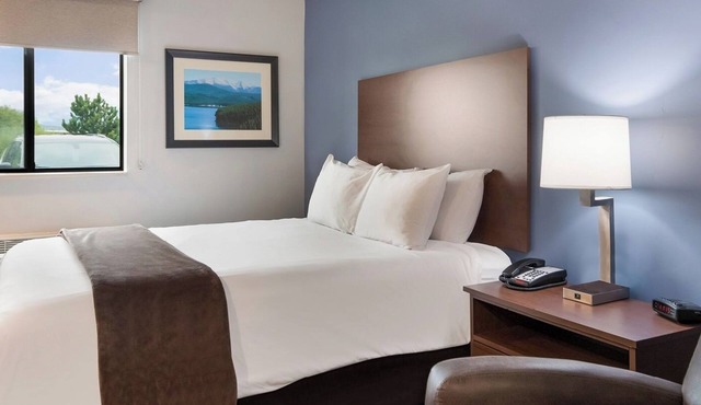 Pet-Friendly Room w/Kitchen & Blackout Curtains – Great Location!