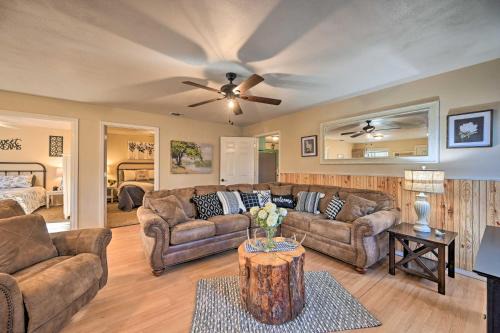 Pet-Friendly 'Shady Oaks' Broken Bow Gem w/Patio!